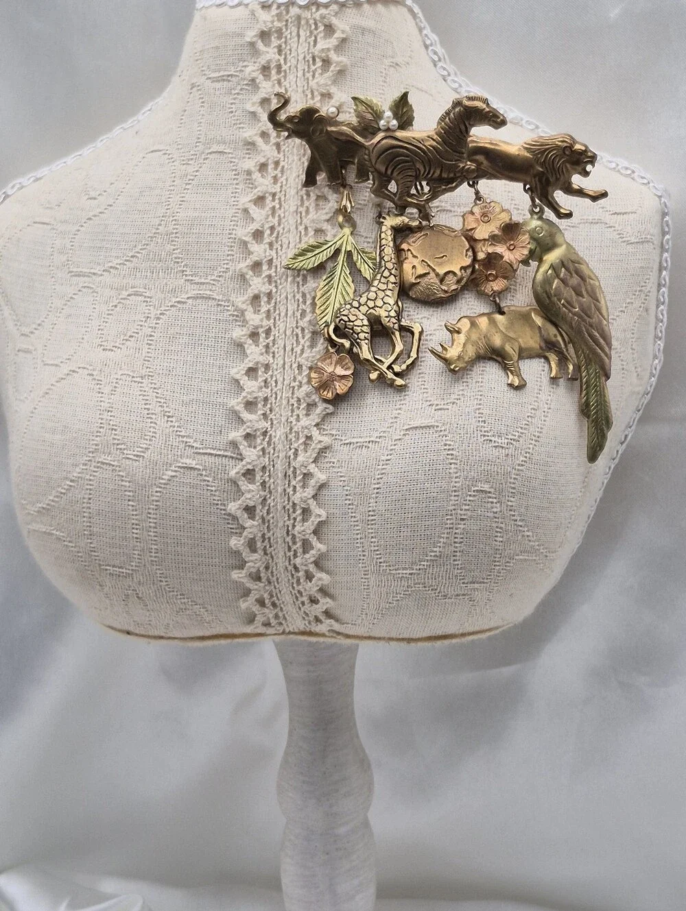 N/A decorative vintage